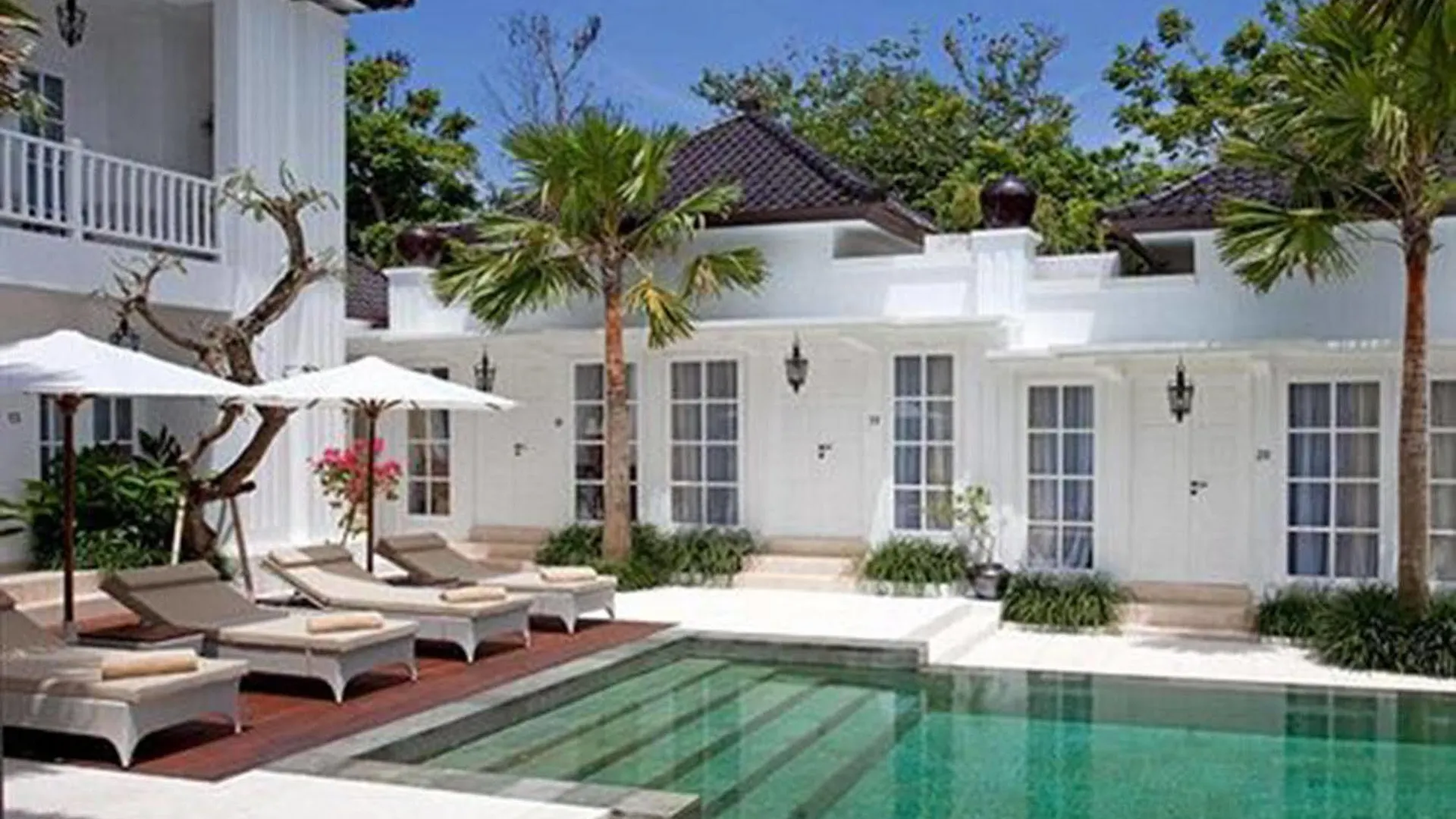 The Colony Hotel Bali Seminyak 4*,